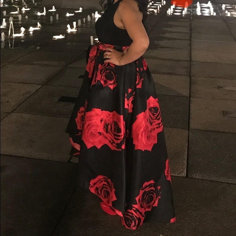 Beautiful dress 👗 🌹🌹🌹🌹